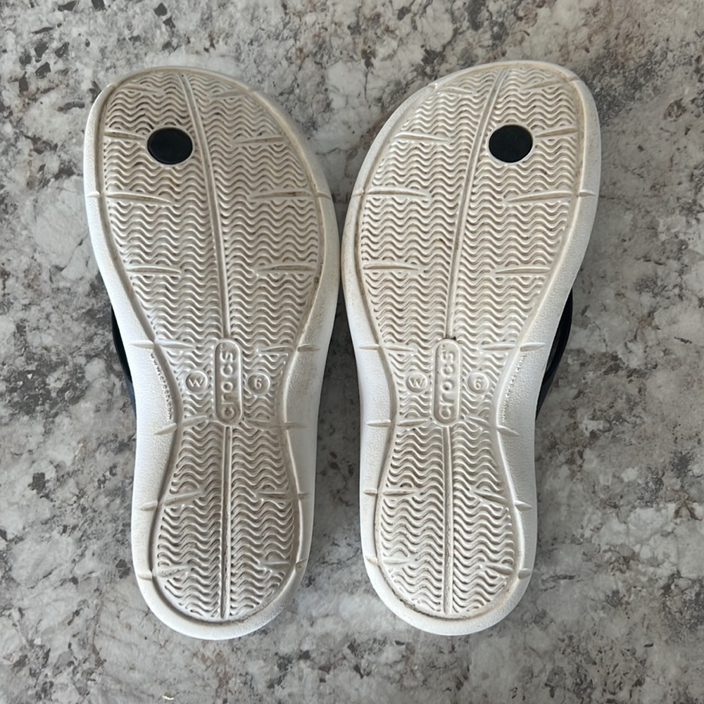 Crocs - Picture 2 of 2